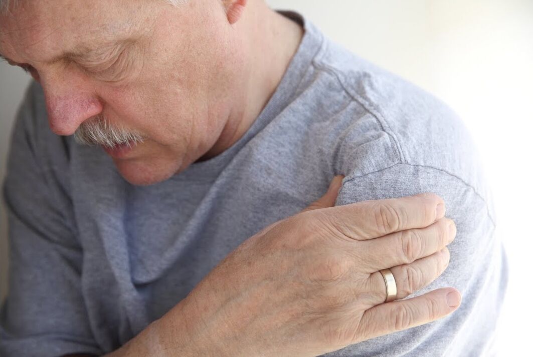 bolečine v ramenih zaradi artritisa